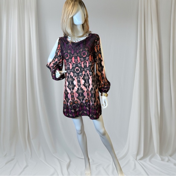 Romeo & Juliet Couture Purple and Pink Sheath Dress with Cold Shoulder - Picture 1 of 9
